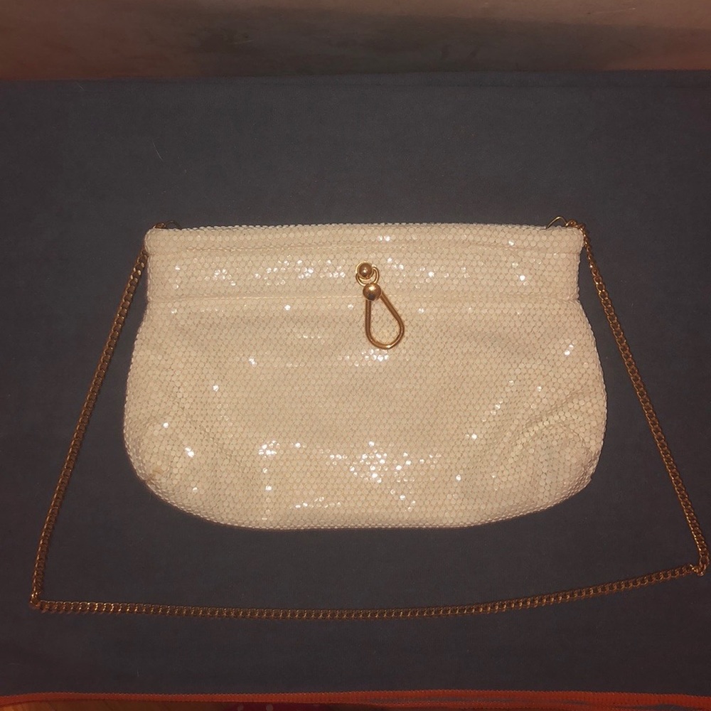 Lumured Clutch